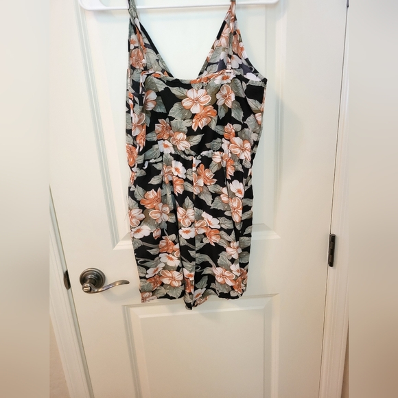 Romper - Picture 2 of 2